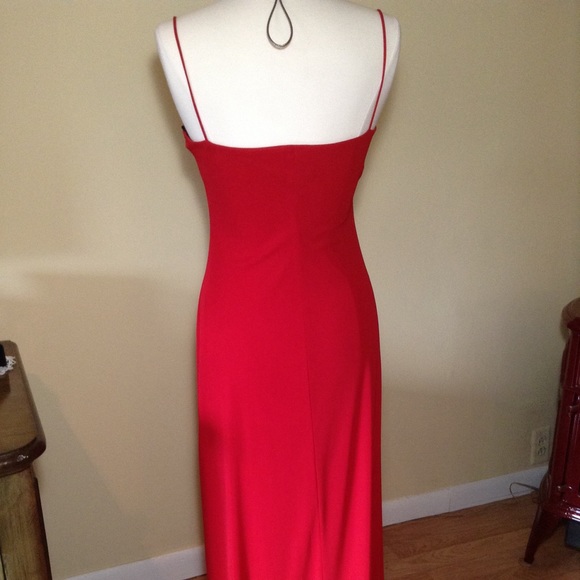 Red Elegant, sensual long dress - Picture 3 of 4